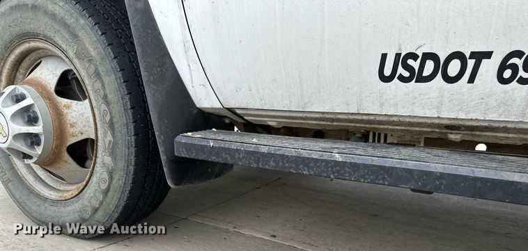 image for item EB2718 2009 Chevrolet Silverado 3500HD utility bed pickup truck