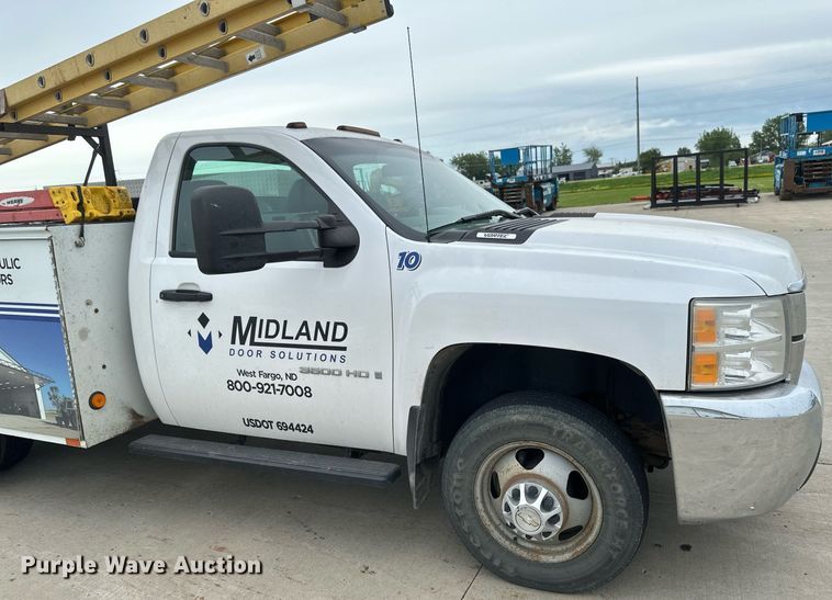 image for item EB2718 2009 Chevrolet Silverado 3500HD utility bed pickup truck