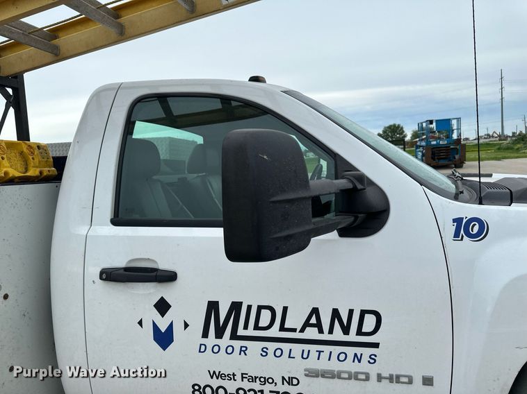 image for item EB2718 2009 Chevrolet Silverado 3500HD utility bed pickup truck