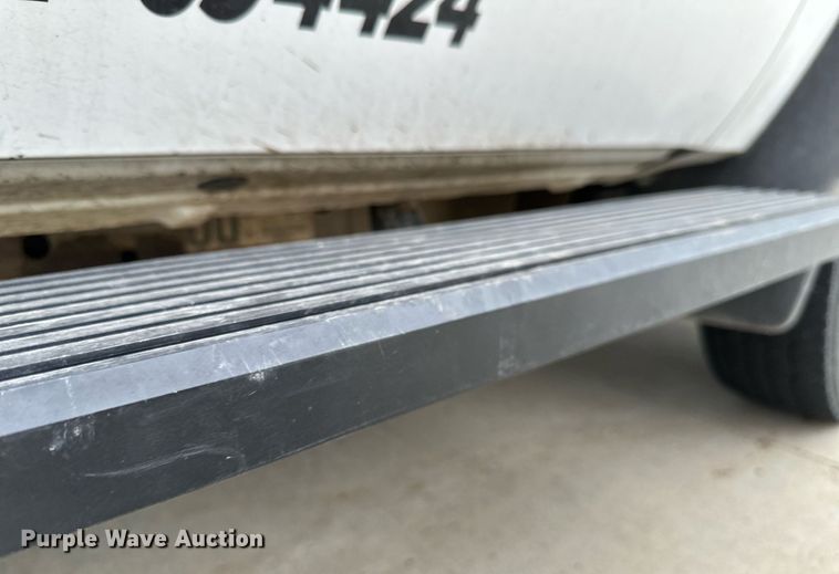 image for item EB2718 2009 Chevrolet Silverado 3500HD utility bed pickup truck