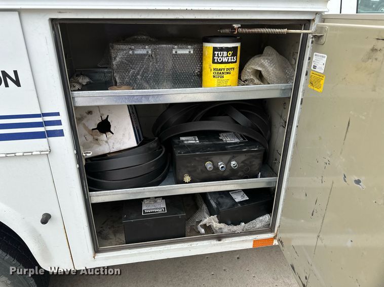 image for item EB2718 2009 Chevrolet Silverado 3500HD utility bed pickup truck