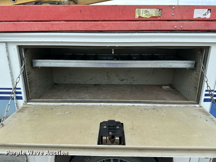 image for item EB2718 2009 Chevrolet Silverado 3500HD utility bed pickup truck