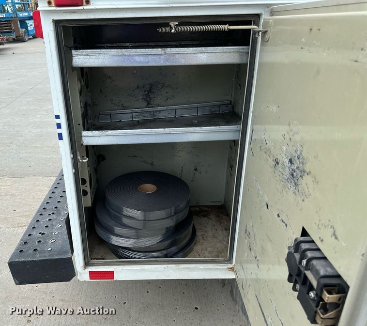 image for item EB2718 2009 Chevrolet Silverado 3500HD utility bed pickup truck