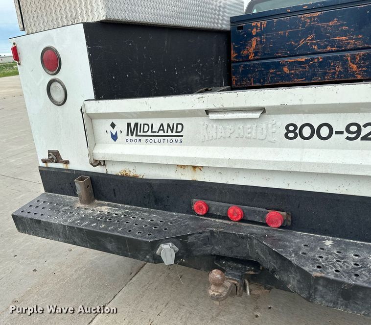 image for item EB2718 2009 Chevrolet Silverado 3500HD utility bed pickup truck