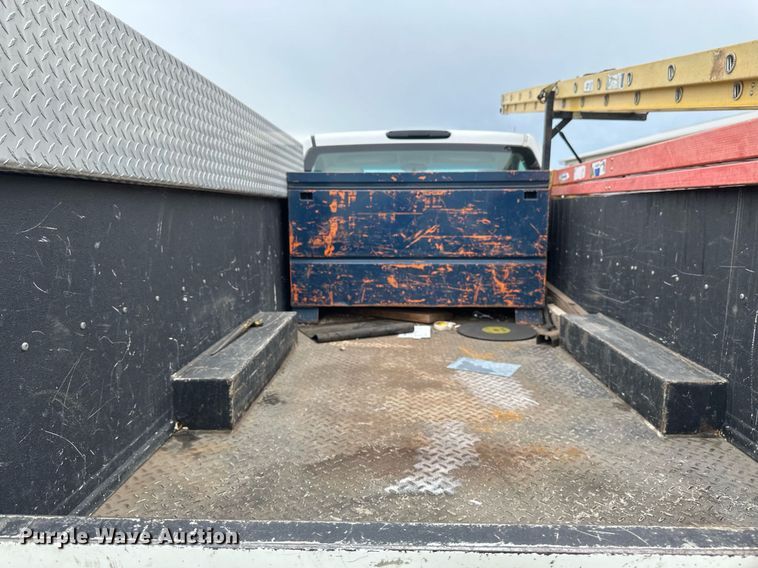 image for item EB2718 2009 Chevrolet Silverado 3500HD utility bed pickup truck