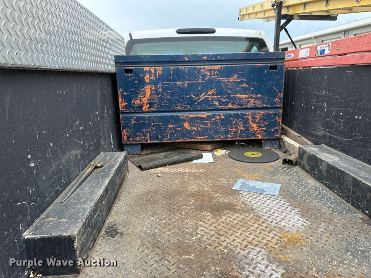 image for item EB2718 2009 Chevrolet Silverado 3500HD utility bed pickup truck