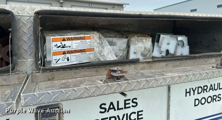 image for item EB2718 2009 Chevrolet Silverado 3500HD utility bed pickup truck