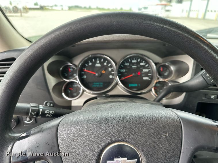 image for item EB2718 2009 Chevrolet Silverado 3500HD utility bed pickup truck