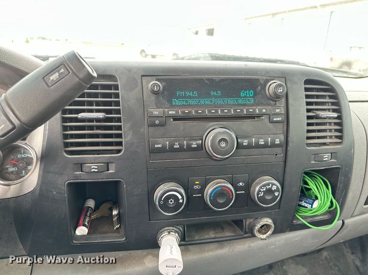 image for item EB2718 2009 Chevrolet Silverado 3500HD utility bed pickup truck