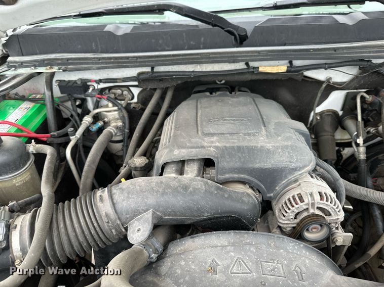 image for item EB2718 2009 Chevrolet Silverado 3500HD utility bed pickup truck