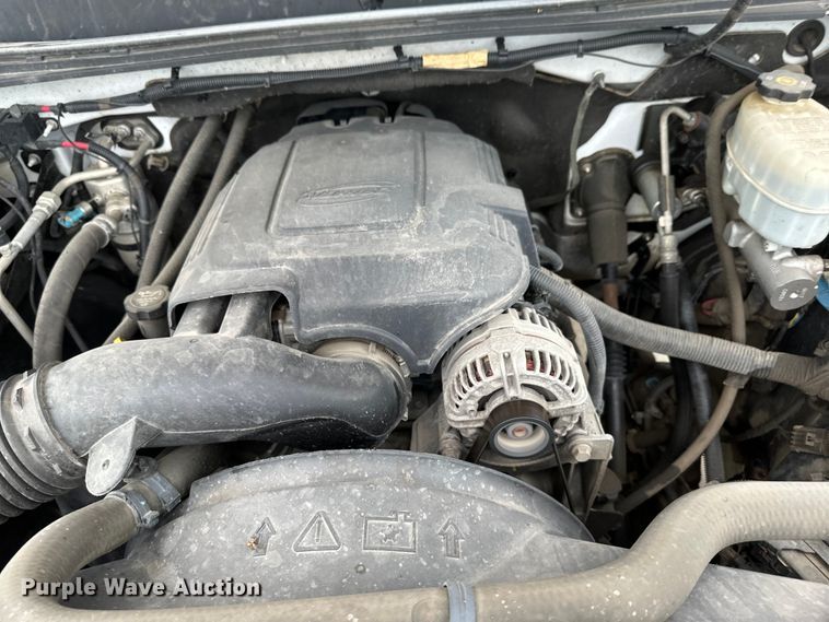 image for item EB2718 2009 Chevrolet Silverado 3500HD utility bed pickup truck