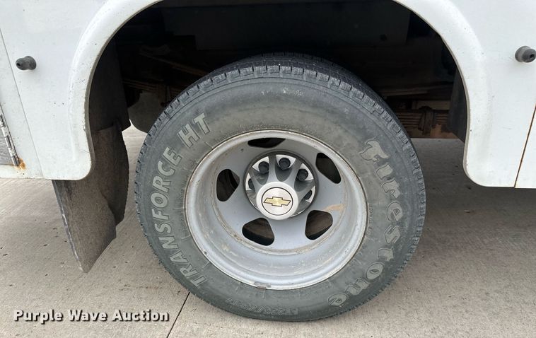 image for item EB2718 2009 Chevrolet Silverado 3500HD utility bed pickup truck