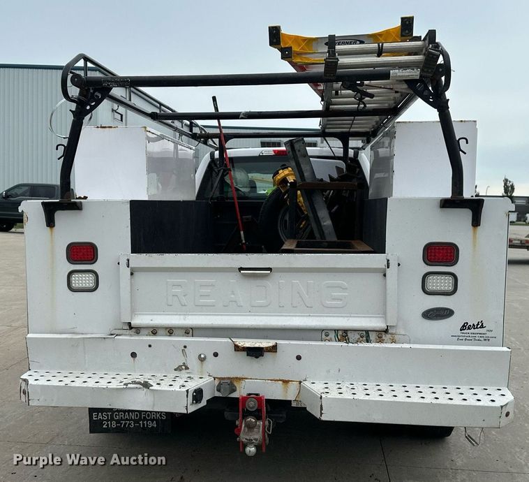 image for item EB2720 2019 Ford F350 Super Duty Crew Cab utility bed pickup truck