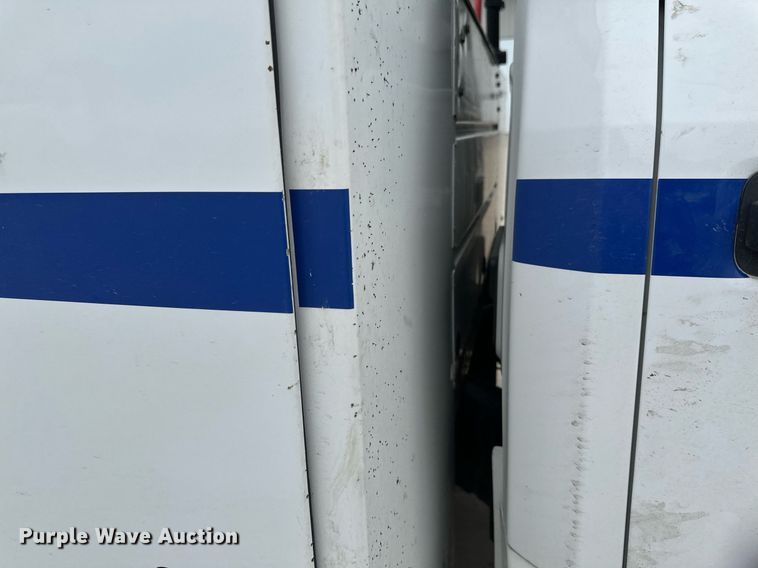 image for item EB2720 2019 Ford F350 Super Duty Crew Cab utility bed pickup truck