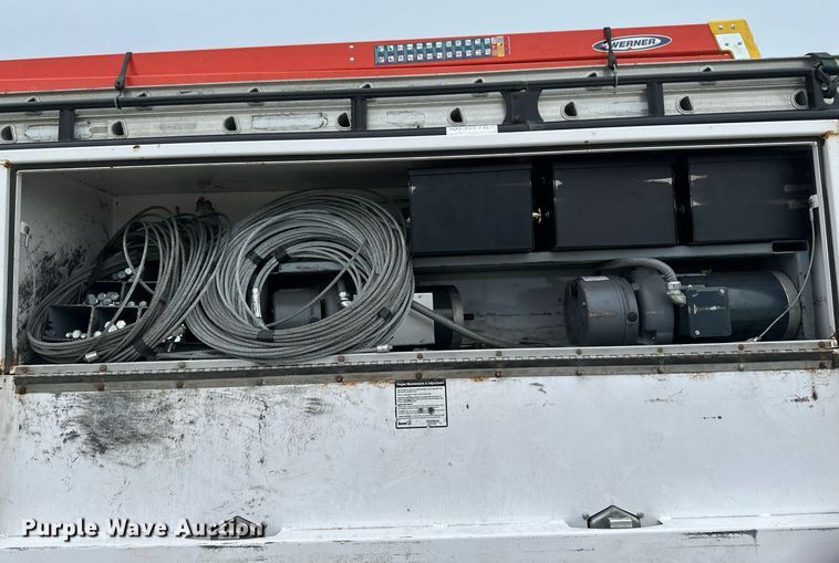 image for item EB2720 2019 Ford F350 Super Duty Crew Cab utility bed pickup truck