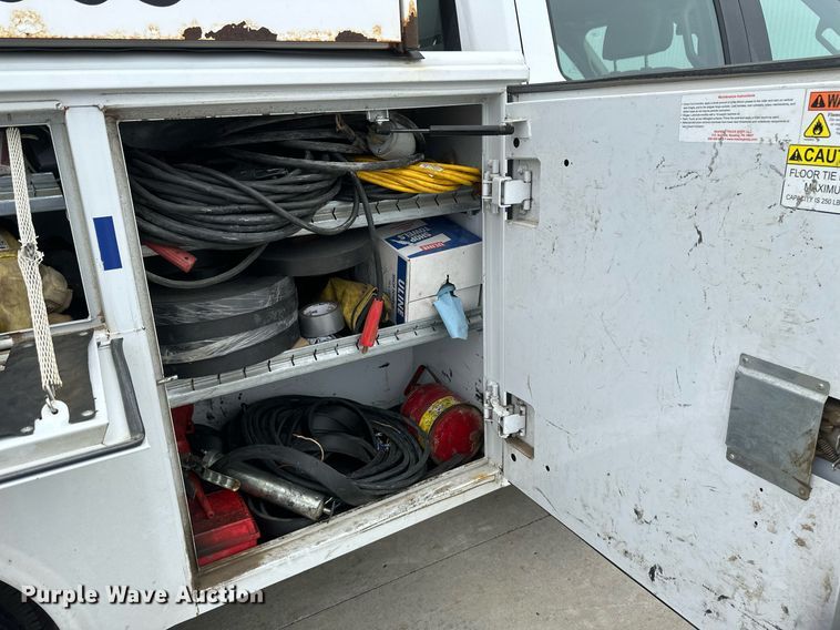 image for item EB2720 2019 Ford F350 Super Duty Crew Cab utility bed pickup truck