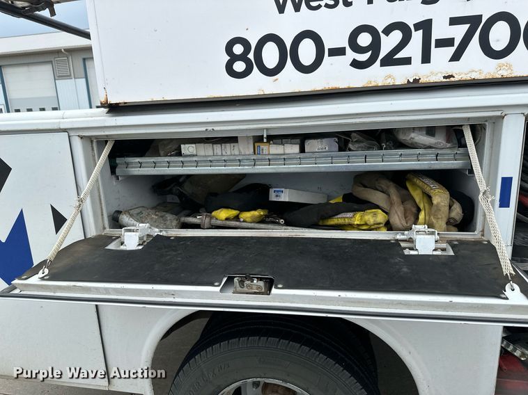 image for item EB2720 2019 Ford F350 Super Duty Crew Cab utility bed pickup truck