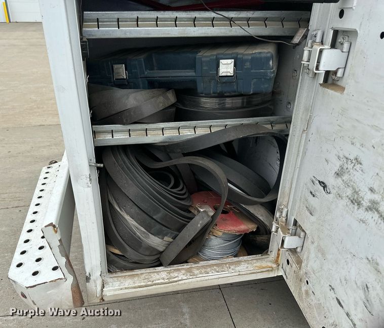 image for item EB2720 2019 Ford F350 Super Duty Crew Cab utility bed pickup truck