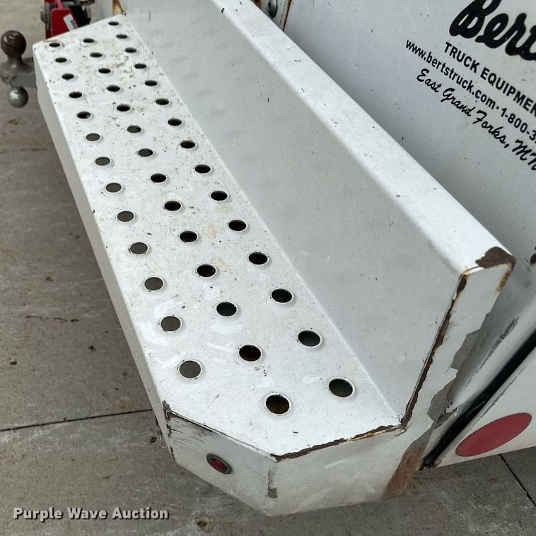 image for item EB2720 2019 Ford F350 Super Duty Crew Cab utility bed pickup truck