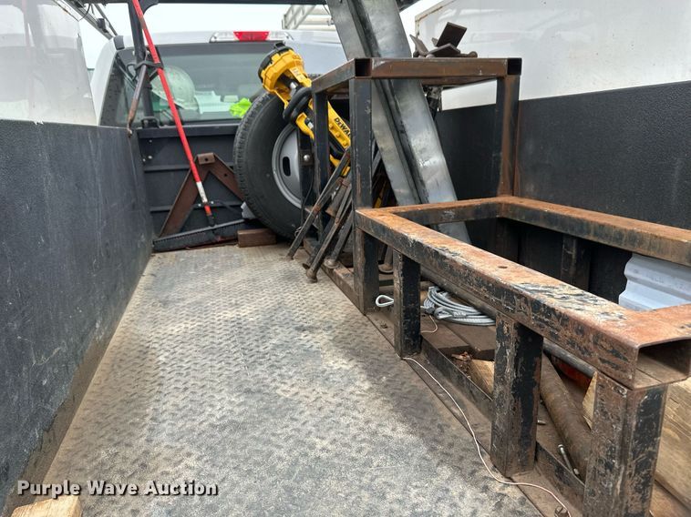 image for item EB2720 2019 Ford F350 Super Duty Crew Cab utility bed pickup truck