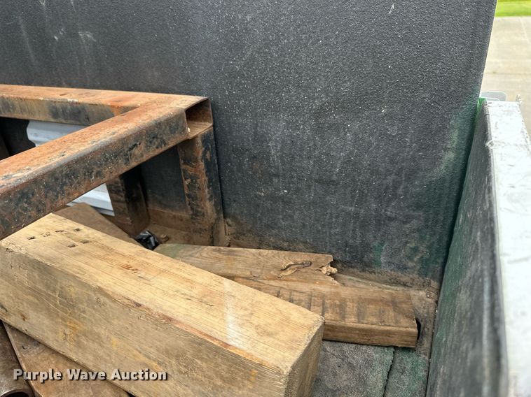 image for item EB2720 2019 Ford F350 Super Duty Crew Cab utility bed pickup truck