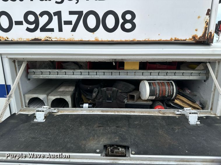 image for item EB2720 2019 Ford F350 Super Duty Crew Cab utility bed pickup truck