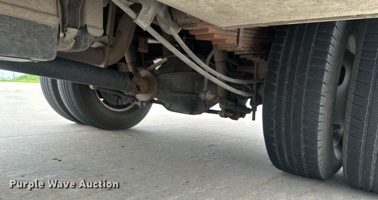 image for item EB2720 2019 Ford F350 Super Duty Crew Cab utility bed pickup truck