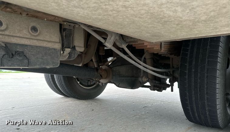 image for item EB2720 2019 Ford F350 Super Duty Crew Cab utility bed pickup truck