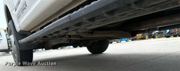 image for item EB2720 2019 Ford F350 Super Duty Crew Cab utility bed pickup truck