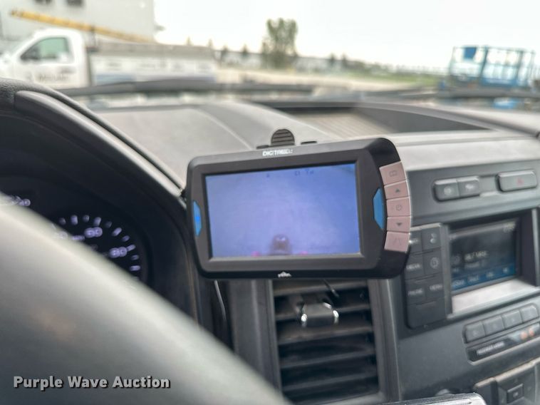 image for item EB2720 2019 Ford F350 Super Duty Crew Cab utility bed pickup truck