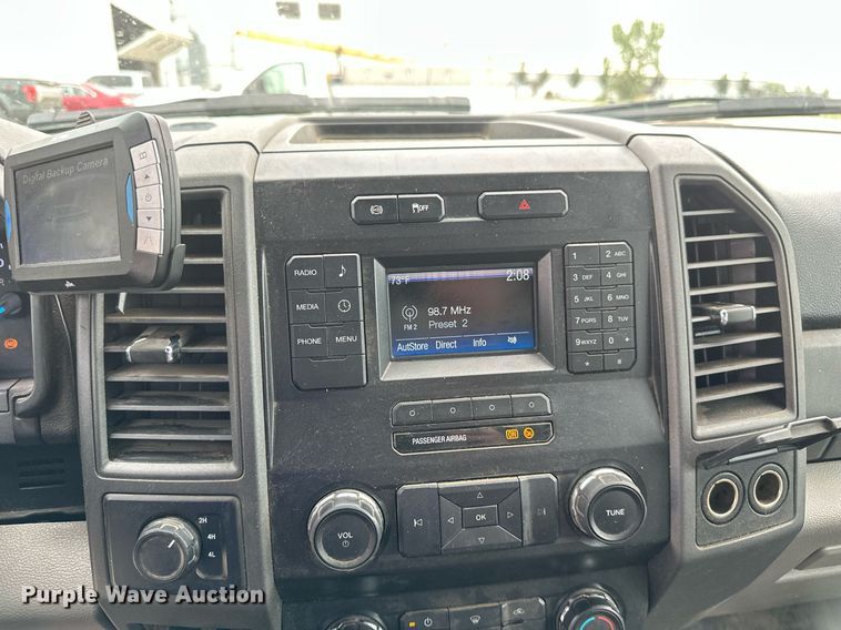 image for item EB2720 2019 Ford F350 Super Duty Crew Cab utility bed pickup truck