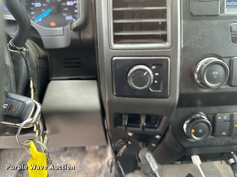 image for item EB2720 2019 Ford F350 Super Duty Crew Cab utility bed pickup truck