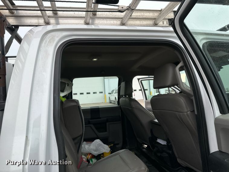 image for item EB2720 2019 Ford F350 Super Duty Crew Cab utility bed pickup truck