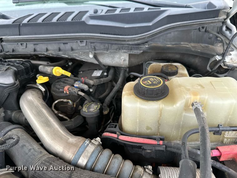 image for item EB2720 2019 Ford F350 Super Duty Crew Cab utility bed pickup truck