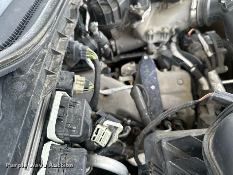 image for item EB2720 2019 Ford F350 Super Duty Crew Cab utility bed pickup truck