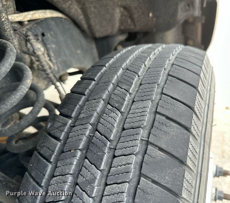 image for item EB2720 2019 Ford F350 Super Duty Crew Cab utility bed pickup truck