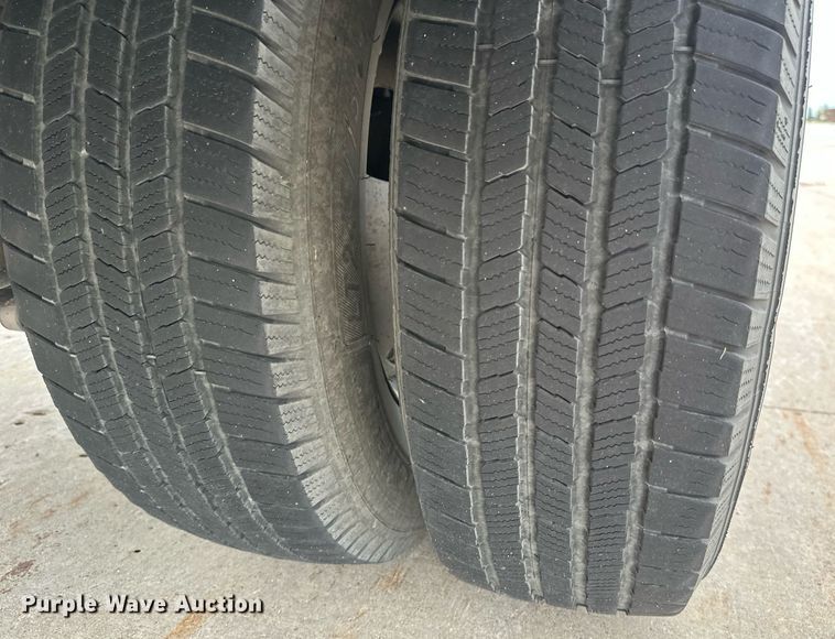 image for item EB2720 2019 Ford F350 Super Duty Crew Cab utility bed pickup truck