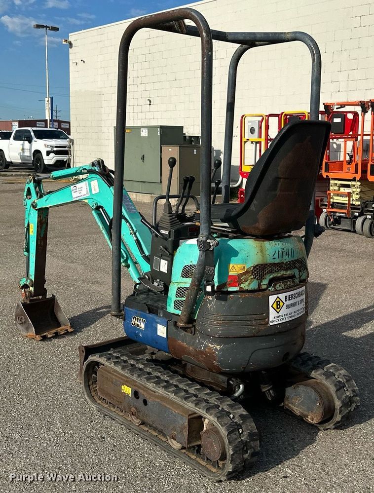 image for item EB2742 IHI 9VX3 mini excavator