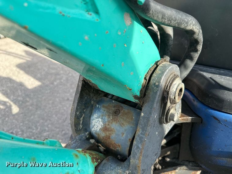 image for item EB2742 IHI 9VX3 mini excavator