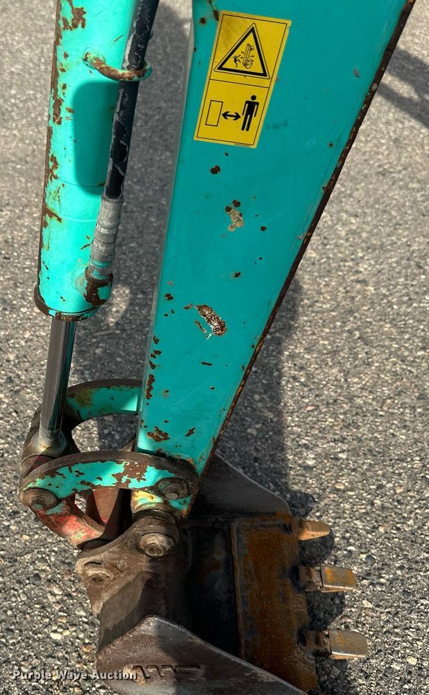 image for item EB2742 IHI 9VX3 mini excavator