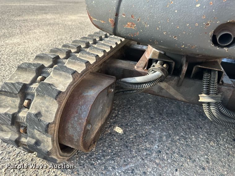 image for item EB2742 IHI 9VX3 mini excavator