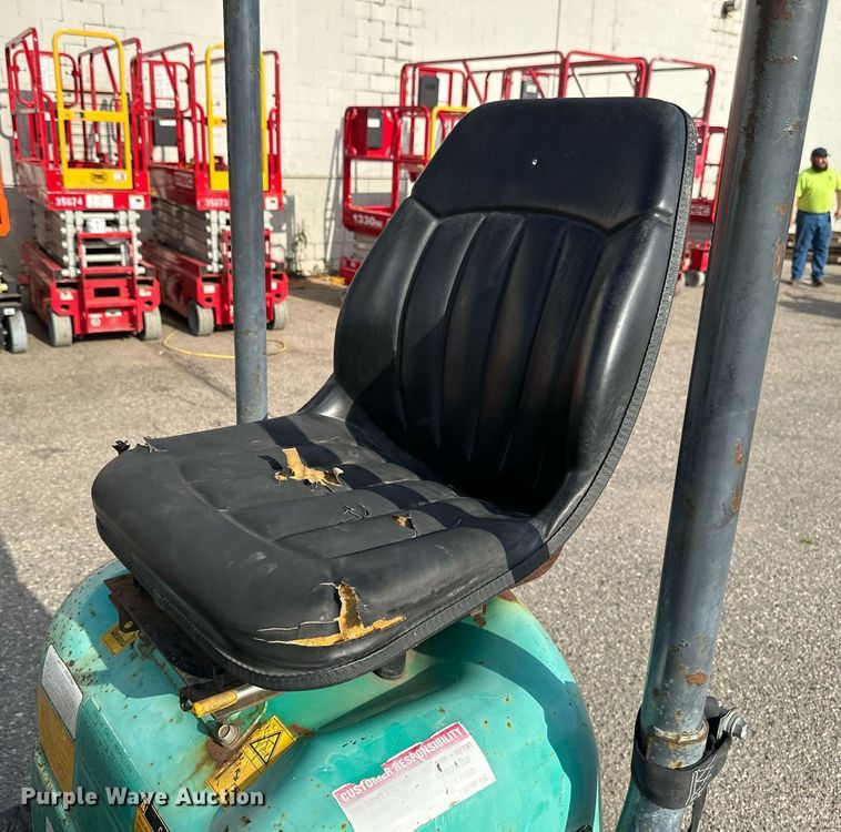 image for item EB2742 IHI 9VX3 mini excavator