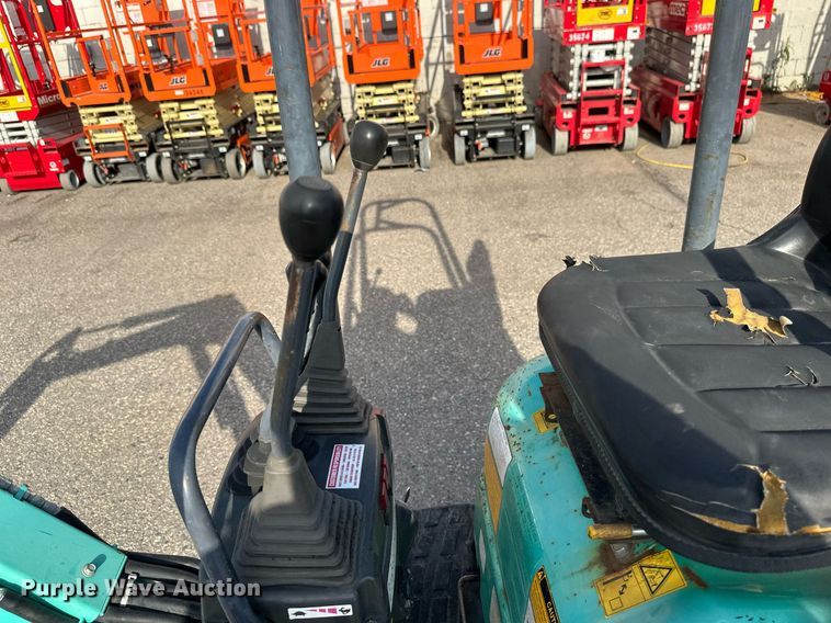 image for item EB2742 IHI 9VX3 mini excavator