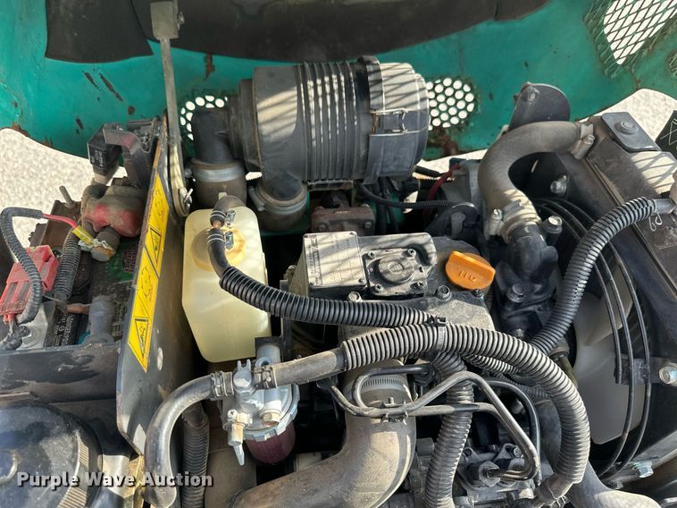 image for item EB2742 IHI 9VX3 mini excavator