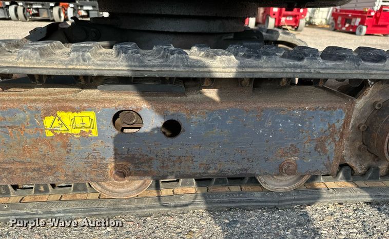 image for item EB2742 IHI 9VX3 mini excavator