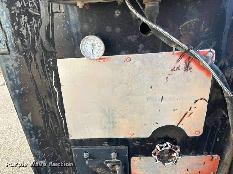 image for item EB2747 2008 Cimline Magma 110 melter applicator