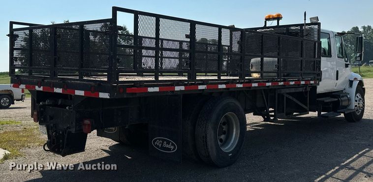 image for item EB2756 2003 International 4400 flatbed truck