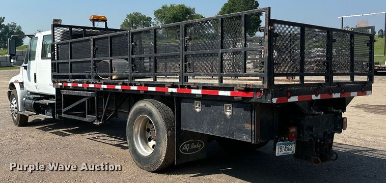 image for item EB2756 2003 International 4400 flatbed truck
