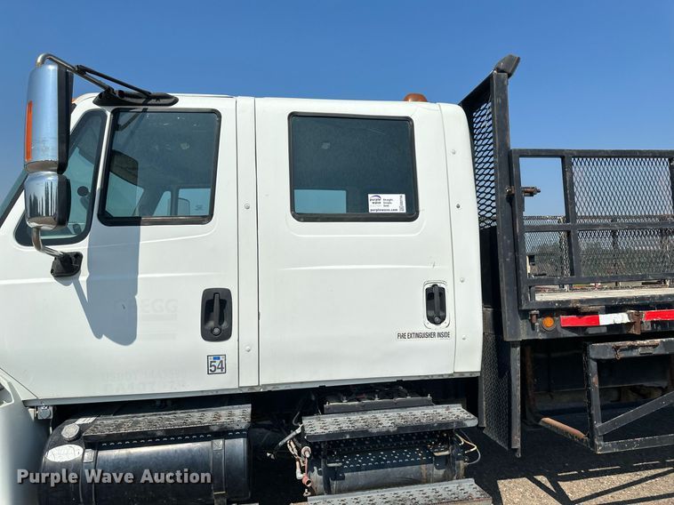 image for item EB2756 2003 International 4400 flatbed truck