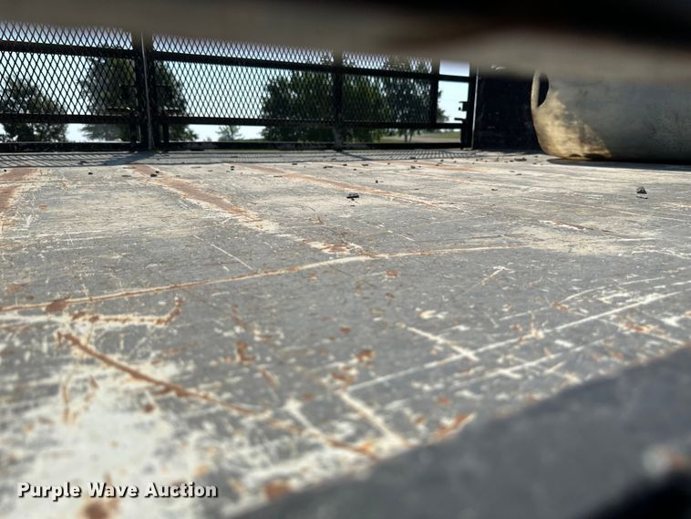 image for item EB2756 2003 International 4400 flatbed truck